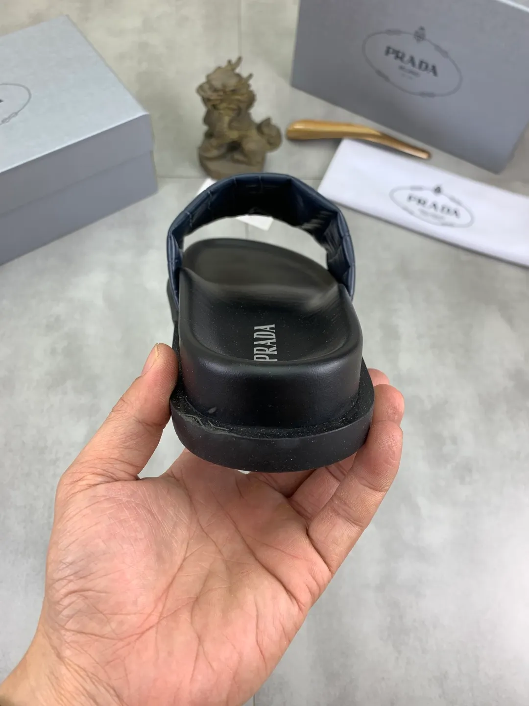 Men's shoes 💰P320💰【New style】🎁🎁🎁 PRADA Prada's new casual slippers, original official website, perfect workmanship, conveying a kind of noble luxury, sublimating its definition of luxury in Prada's high-end extraordinary craftsmanship. Original combination outsole, code number: 38-44 (45 customized) Multiple colors 🉑️ to choose from